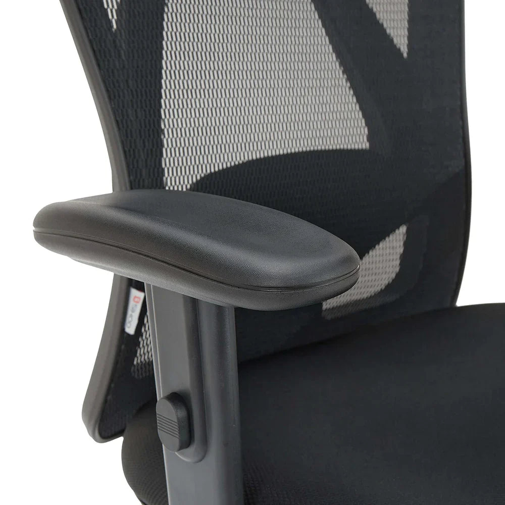 This is the product picture of m18 classic office chair