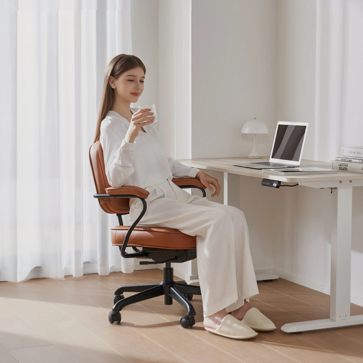 L3 Mid-Century Luxury Leather Chair