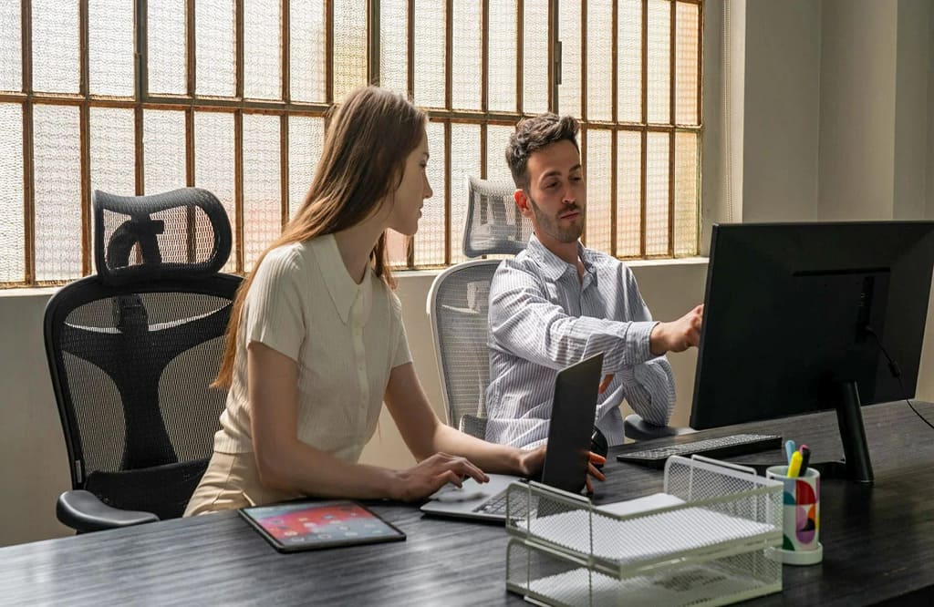 How Can a Responsive Ergonomic Chair Reduce Daily Strain During Desk Work