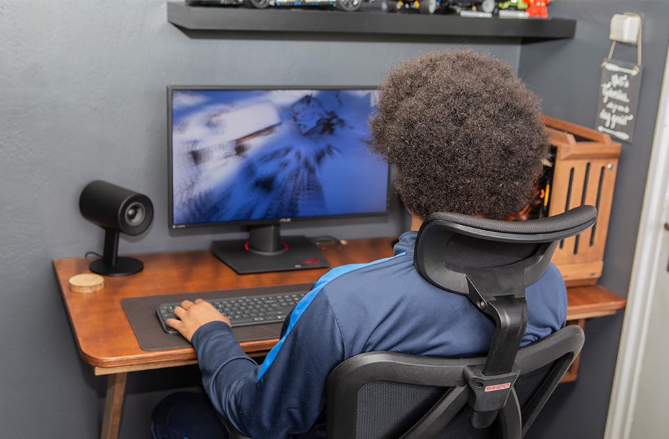 Gaming Chair Tips: How to Prevent Unwanted Leaning Back