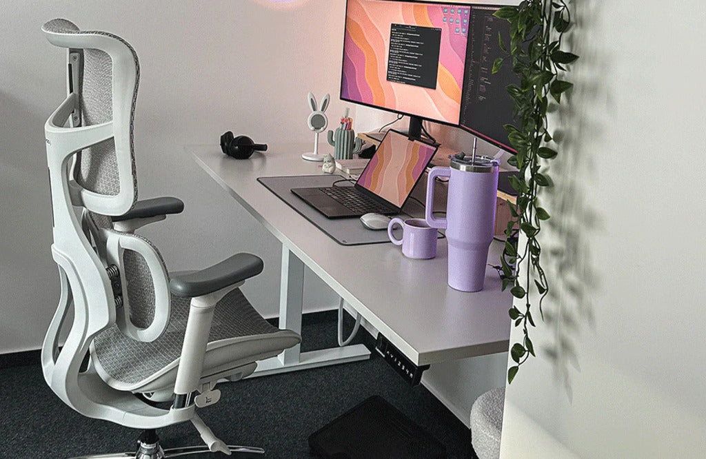 how deep should a desk be
